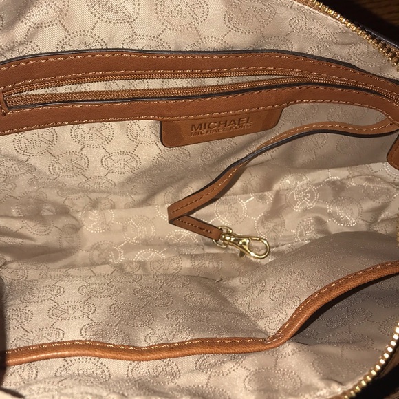 Michael Kors Purse - Picture 4 of 4